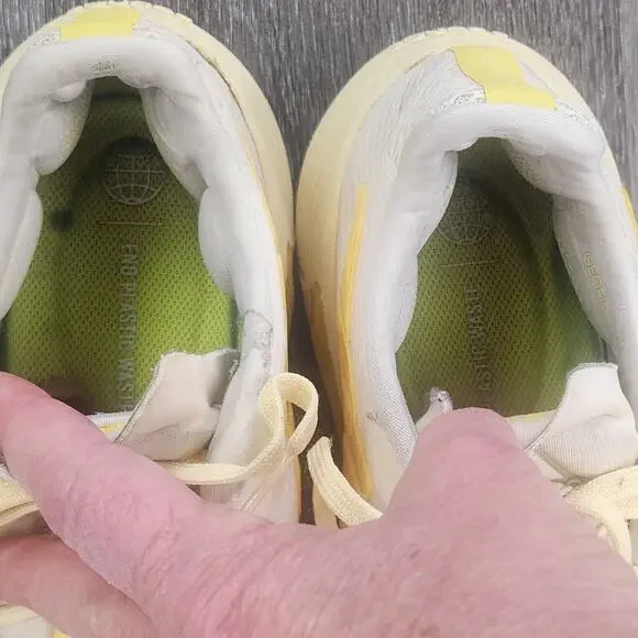 ADIDAS MEN'S Barricade Tennis Shoes Ecru Tint / Almost Yellow Size 10 GUC - Picture 8 of 9